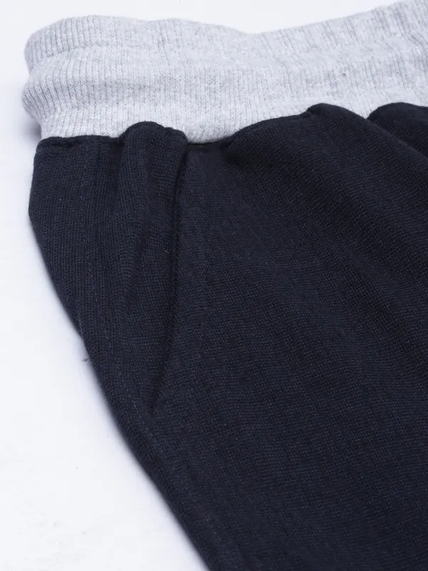 Black_Cotton_Blend_Cargo_Shorts_With_Contrast_Panels_For_Men