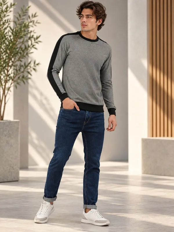 Grey_Knit_Regular_Fit_Crew_Neck_Sweatshirt_for_Men