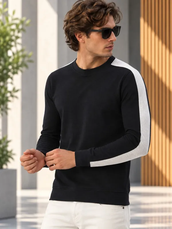 Black_Knit_Regular_Fit_Sweatshirt_for_Men