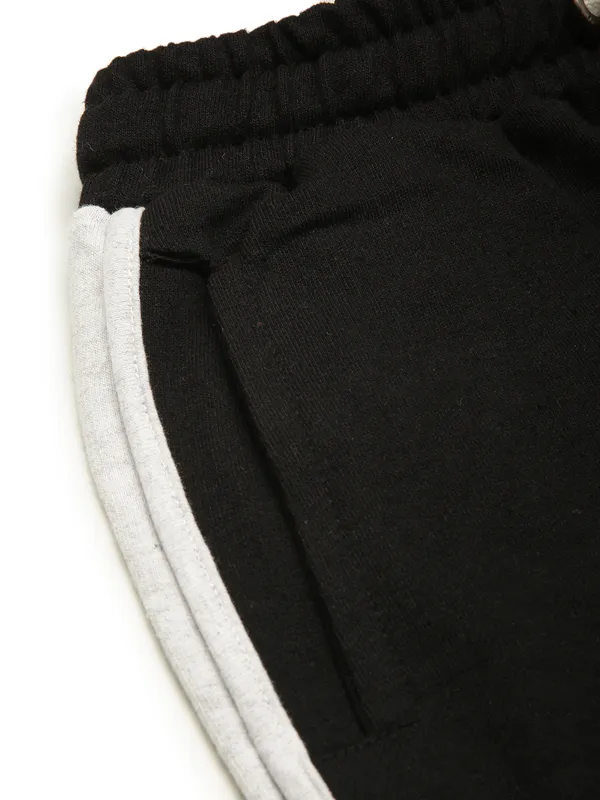 Black_And_White_Piping_Cotton_Blend_Dolphin_Hem_Shorts_For_Women