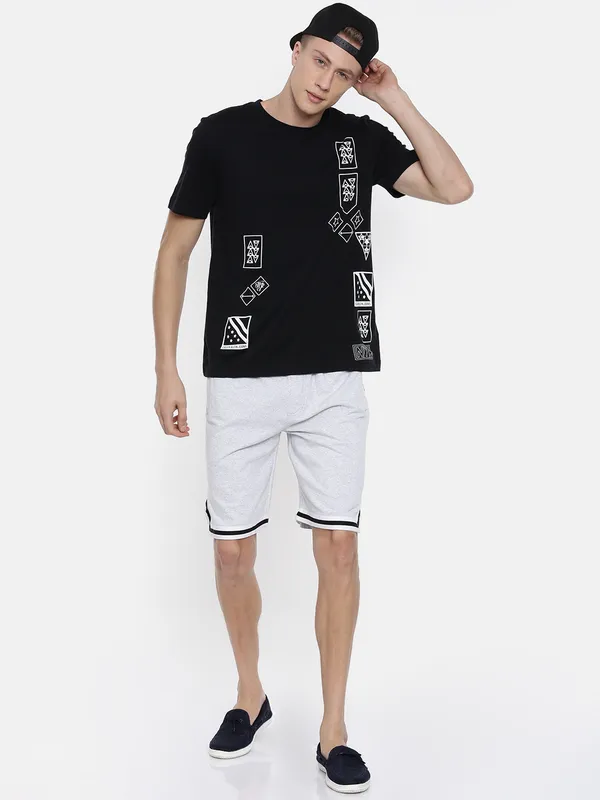 White_And_Black_Cotton_Blend_Basketball_Style_Shorts_For_Men
