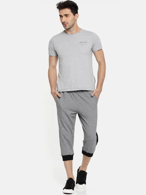 Black_And_Grey_Cotton_Blend_Capri_Joggers_With_Side_Panel_For_Men