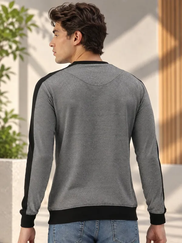 Grey_Knit_Regular_Fit_Crew_Neck_Sweatshirt_for_Men