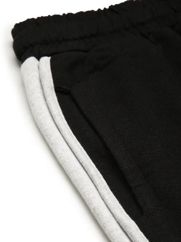 Black_And_White_Trim_Cotton_Blend_Running_Shorts_For_Women