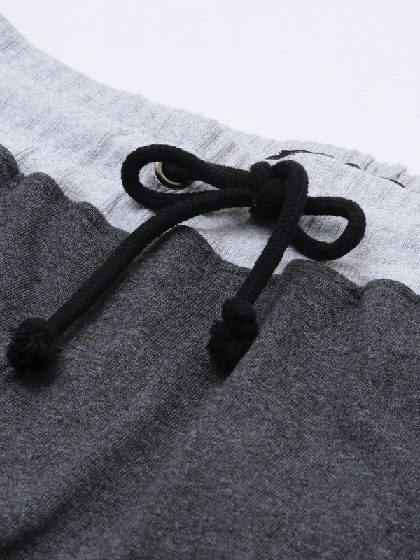 Grey_Melange_Cotton_Blend_Casual_Shorts_For_Men