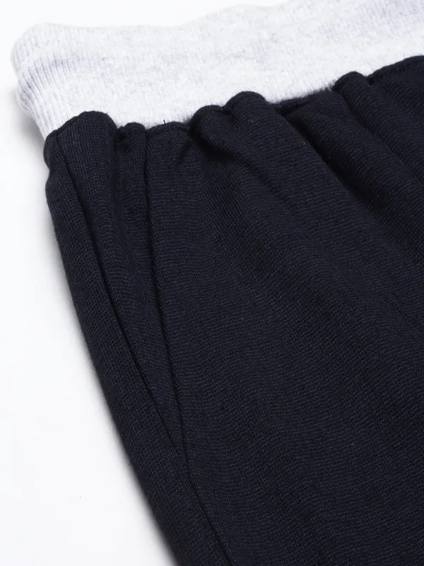Black_Cotton_Blend_Regular_Fit_Sports_Shorts_For_Men