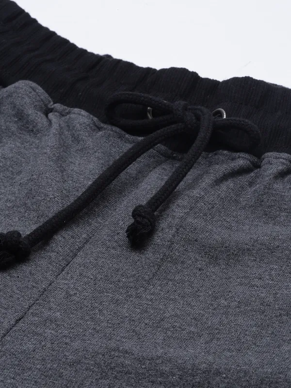 Grey_Cotton_Blend_Relaxed_Fit_Drawstring_Shorts_For_Men