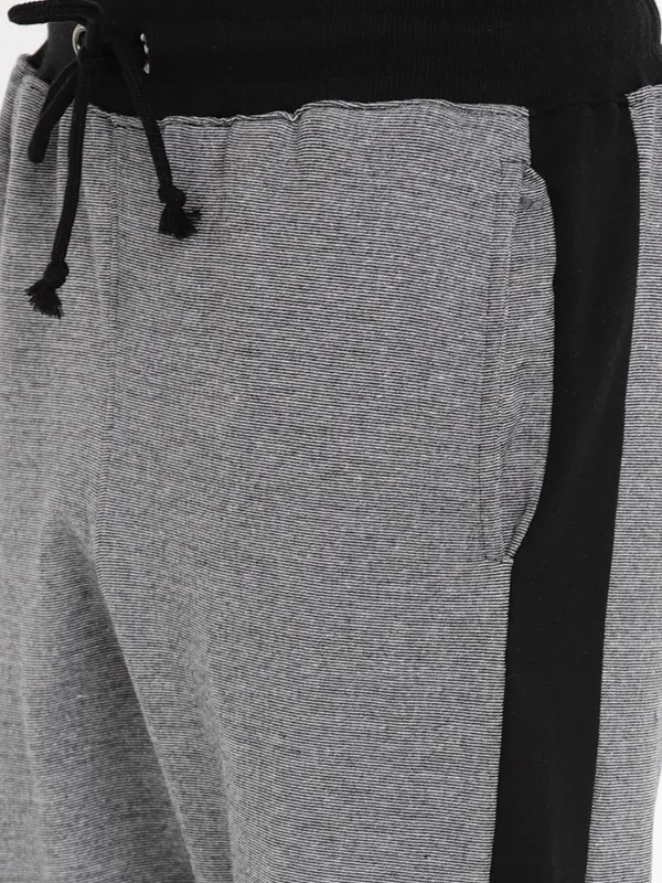 Black_And_Grey_Cotton_Blend_Capri_Joggers_With_Side_Panel_For_Men