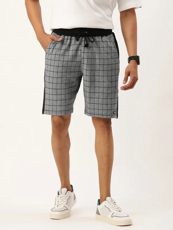 Grey_Checked_Cotton_Blend_Drawstring_Shorts_For_Men