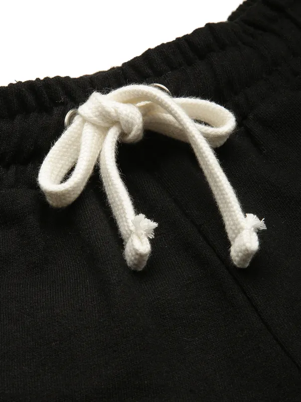 Black_And_White_Piping_Cotton_Blend_Dolphin_Hem_Shorts_For_Women