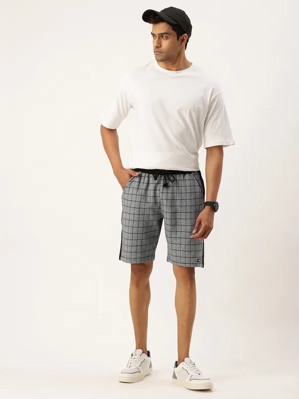 Grey_Checked_Cotton_Blend_Drawstring_Shorts_For_Men