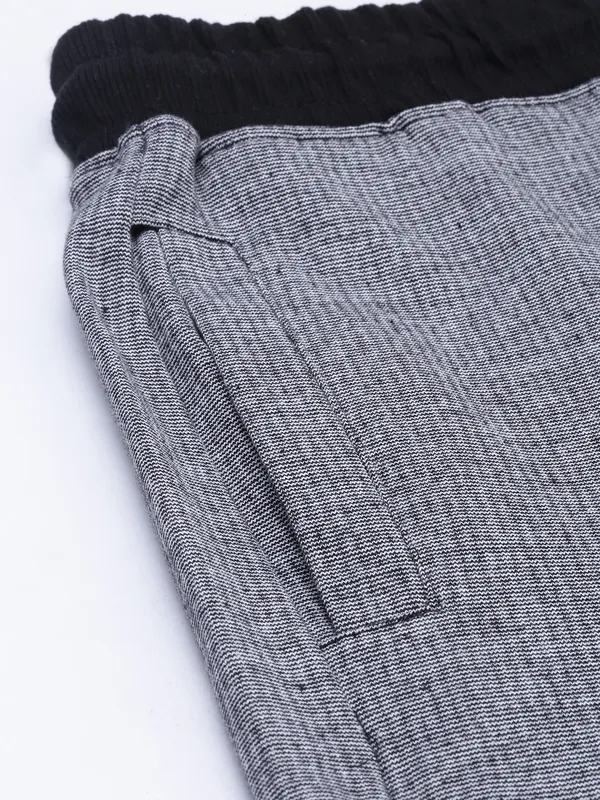 Grey_Cotton_Blend_Drawstring_Athletic_Shorts_For_Men