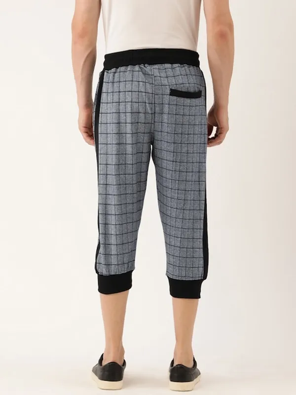 Grey_And_Black_Checked_Cotton_Blend_Capri_Joggers_For_Men