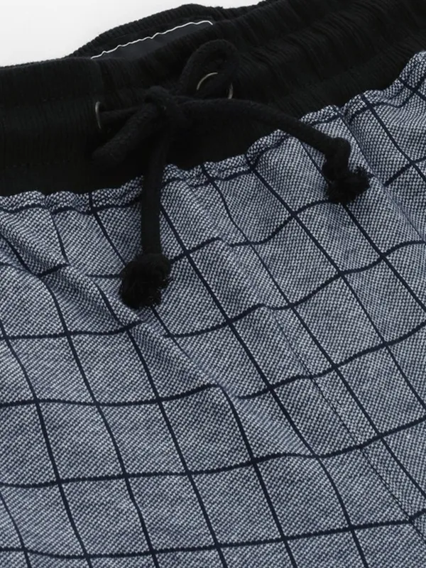 Grey_And_Black_Checked_Cotton_Blend_Capri_Joggers_For_Men