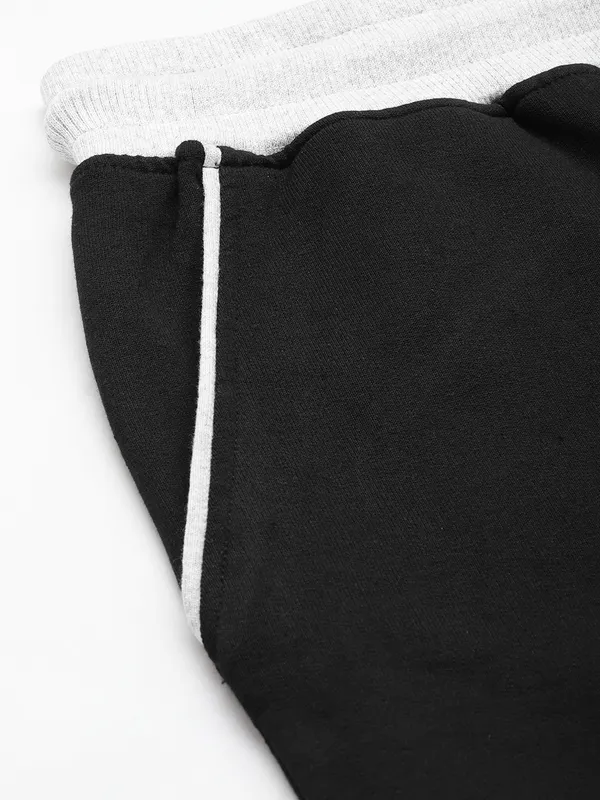 Black_Cotton_Blend_Drawstring_Casual_Shorts_For_Men