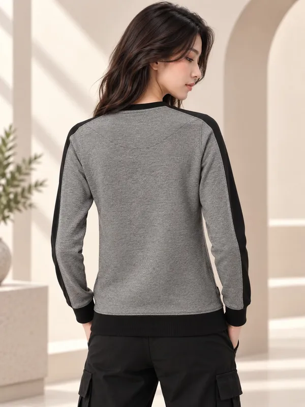 Grey_Knit_Contrast_Panel_Sweatshirt_For_Women