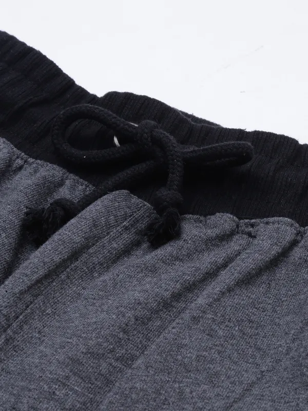 Charcoal_Grey_Cotton_Melange_Casual_Shorts_For_Men