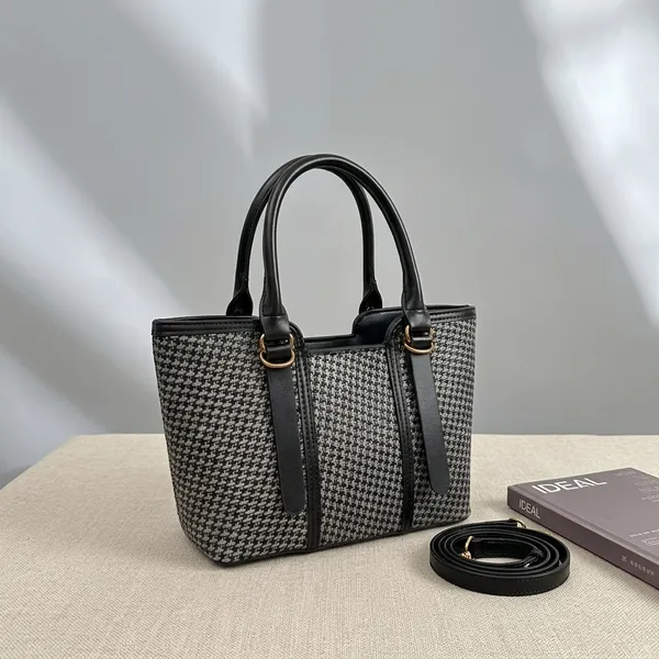 Black_Pu_Fabric_Premium_Tote_Bag_For_Women