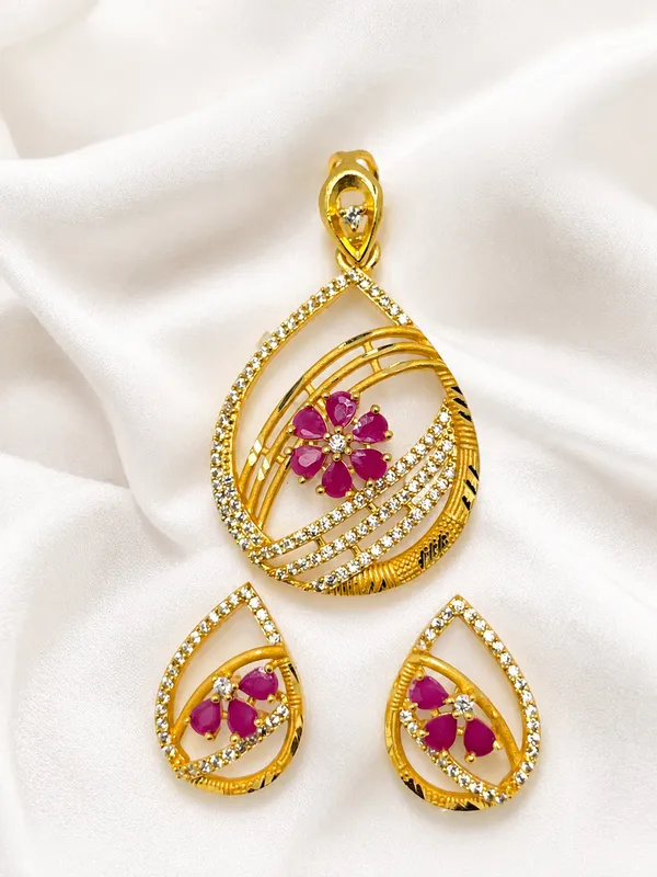 Gold_Brass_Alloy_Earrings_For_Women