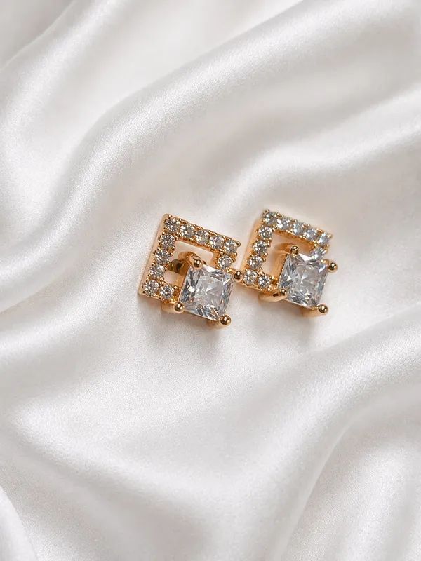 Gold_Brass_Alloy_Earrings_For_Women