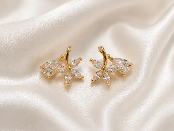 Gold_Brass_Alloy_Earrings_For_Women