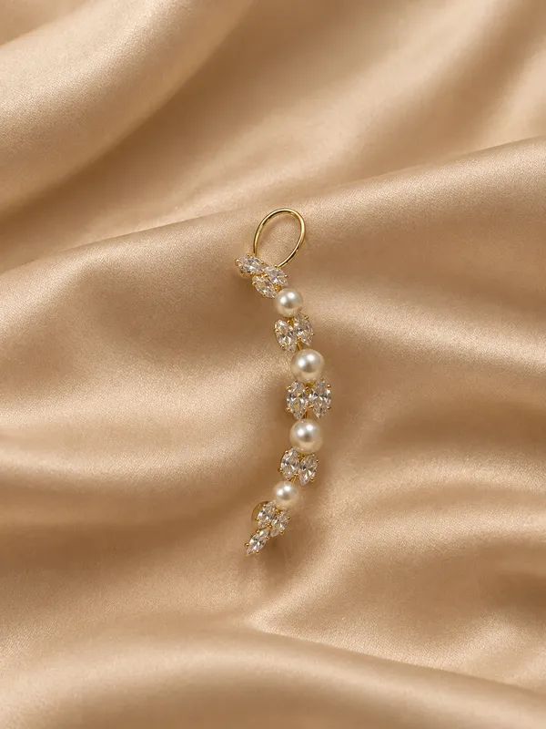 Elara_Pearl_And_Crystal_Ear_Cuff_