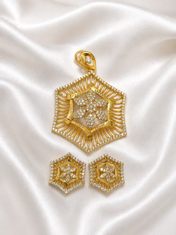 Gold_Brass_Alloy_Earrings_For_Women