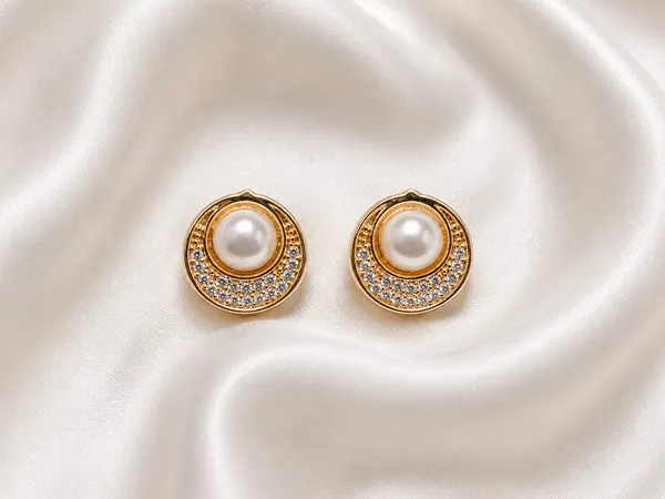 Gold_Brass_Alloy_Earrings_For_Women