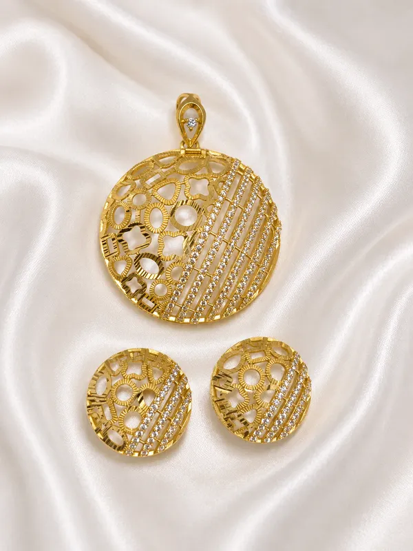 Gold_Brass_Alloy_Earrings_For_Women