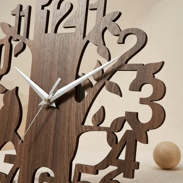 Wood_Decorative_Tree_Branch_Arabic_Numeral_Wall_Clock