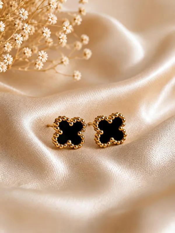 Black_And_Gold_Clover_Stud_Earrings