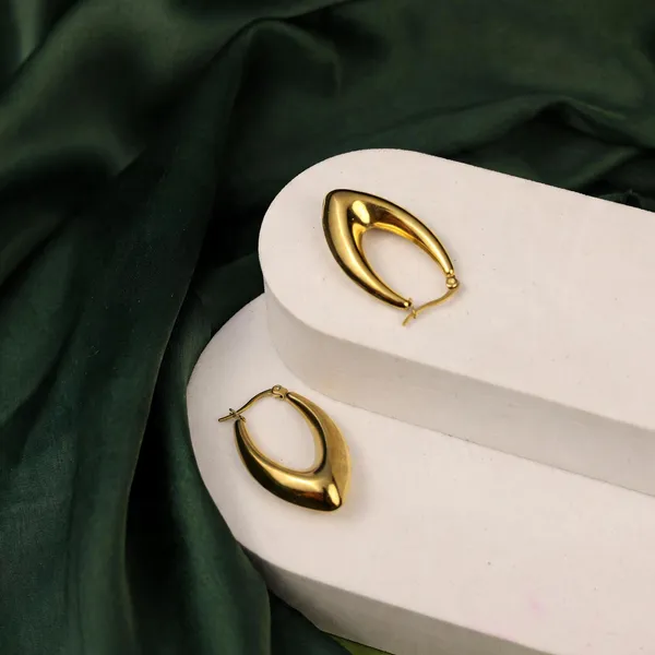 Gold_Plated_Chunky_Oval_Hoop_Earrings_For_Women