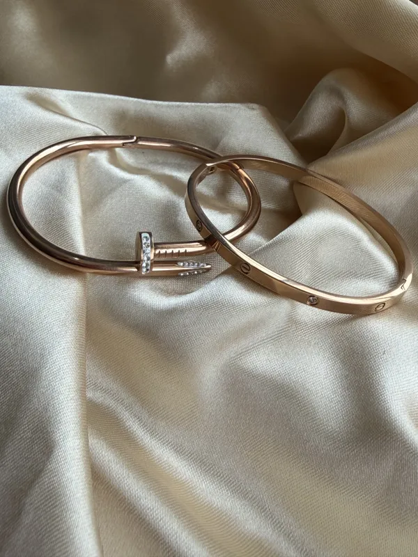 Rose_Gold_Nail_Cuff_Bracelet_Set_With_Crystals