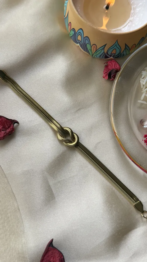 Golden_Knot_bracelet