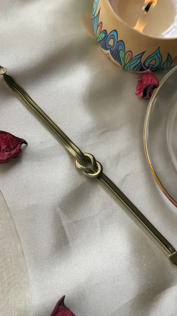 Golden_Knot_bracelet