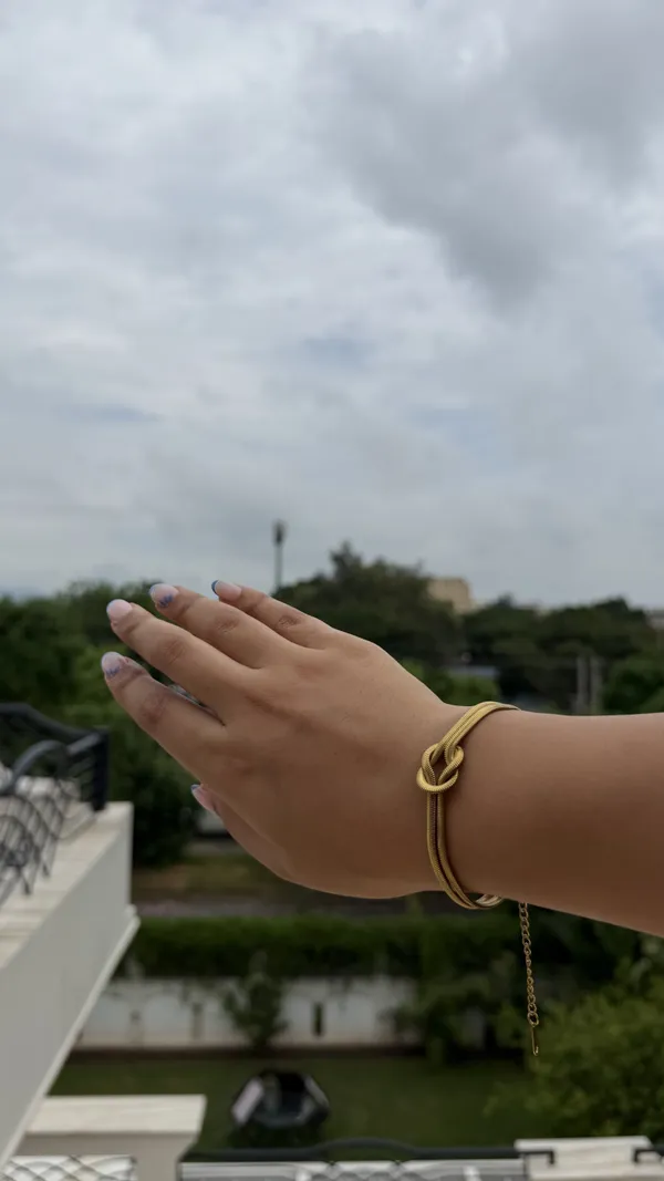 Golden_Knot_bracelet
