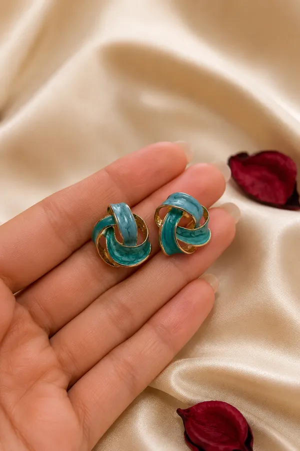 Interlocking_Hoop_Earrings_for_Women