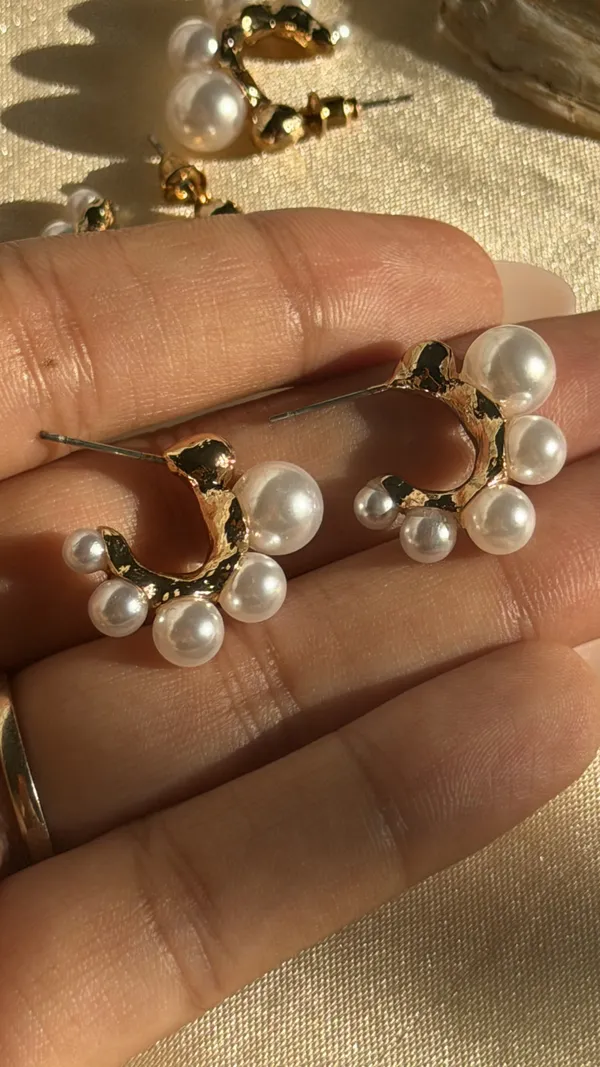 Pearl_charm_hoops