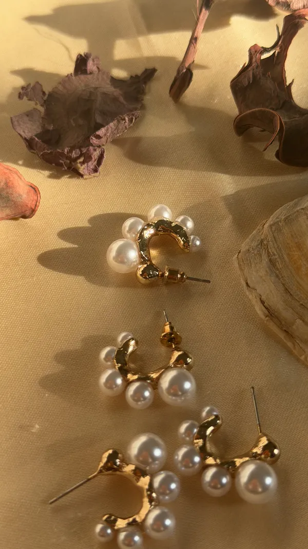 Pearl_charm_hoops