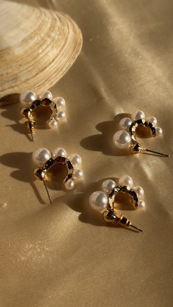 Pearl_charm_hoops