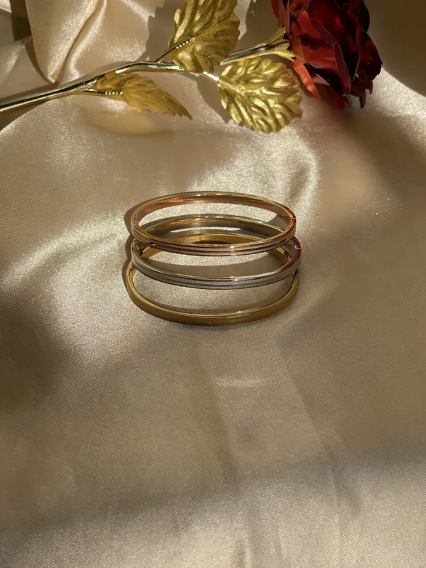 Set_Of_Beautiful_Textured_Bracelet_,_Gold_Rose_Gold,_And_Silver