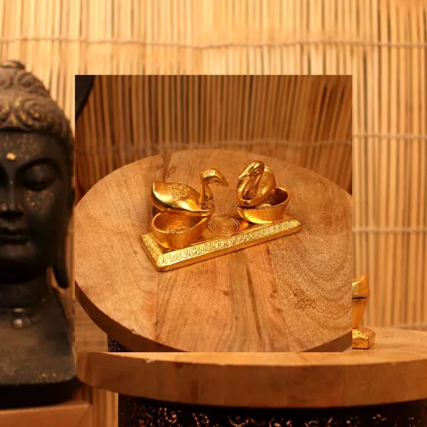 Handcrafted_Golden_Metal_Duck_Combo_Set_–_Duck_Plate_&_2_Duck_Chopda