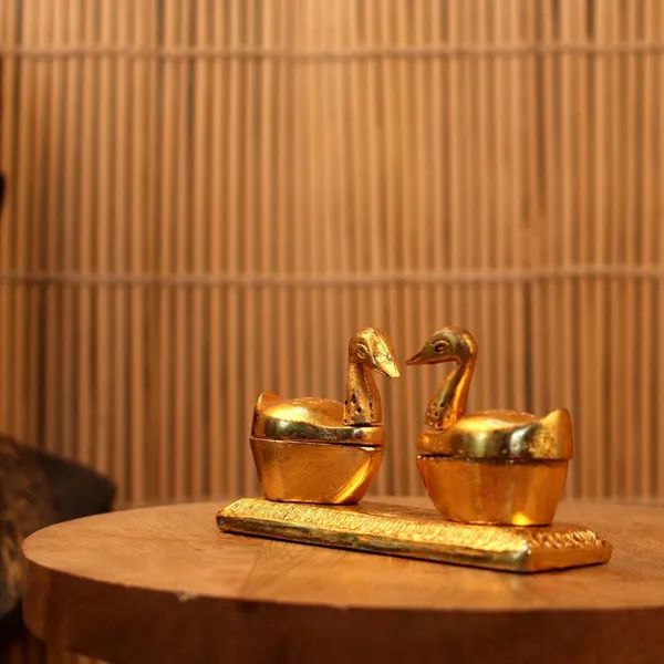 Handcrafted_Golden_Metal_Duck_Combo_Set_–_Duck_Plate_&_2_Duck_Chopda