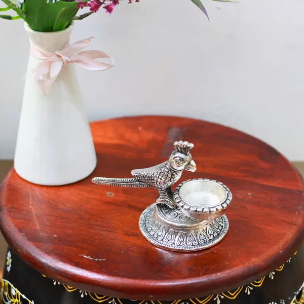 Handcrafted_Metal_Parrot_Candle_Holder