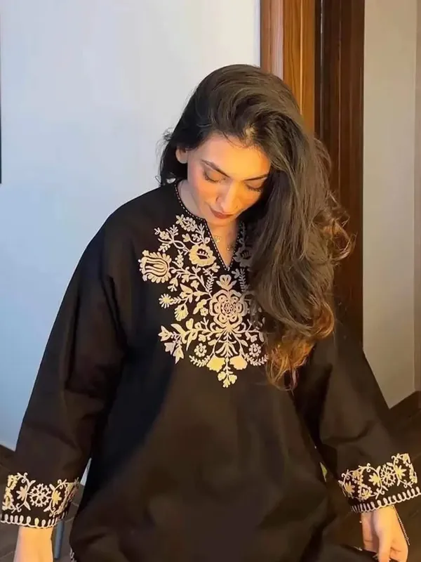 co-ord_set__in_heavy_rayon_cotton_fabric_with_chikankari_work_