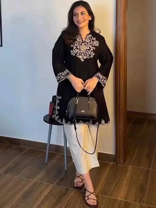 co-ord_set__in_heavy_rayon_cotton_fabric_with_chikankari_work_