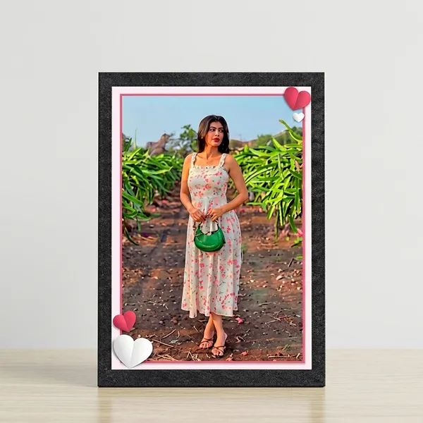 Customized_Black_Wooden_Photo_Frame_Pink_White_Heart_Border