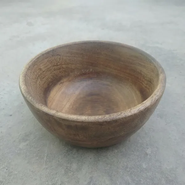 Natural_Wood_Handcrafted_Round_Serving_Bowl