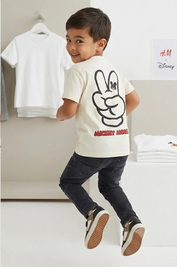 Disney_x_H&M_Mickey_Mouse_Off-White_Double-Sided_Graphic_T-Shirt