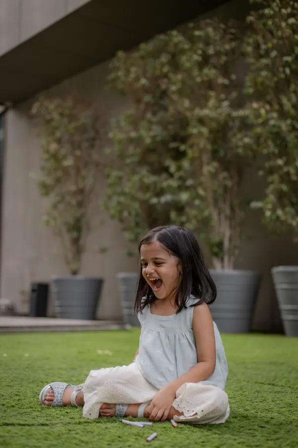Blue_Cream_Neoprene_Sleeveless_Top_And_Cropped_Pants_Set_For_Girls